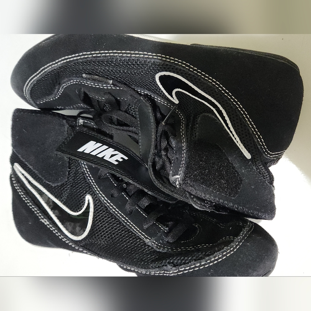 Wrestling nike shoes